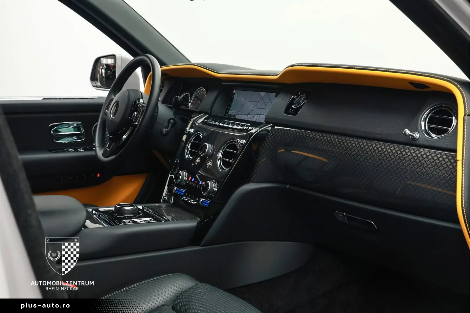 ROLLS ROYCE Cullinan Black Badge ImmersiveSeat RearTheatre
