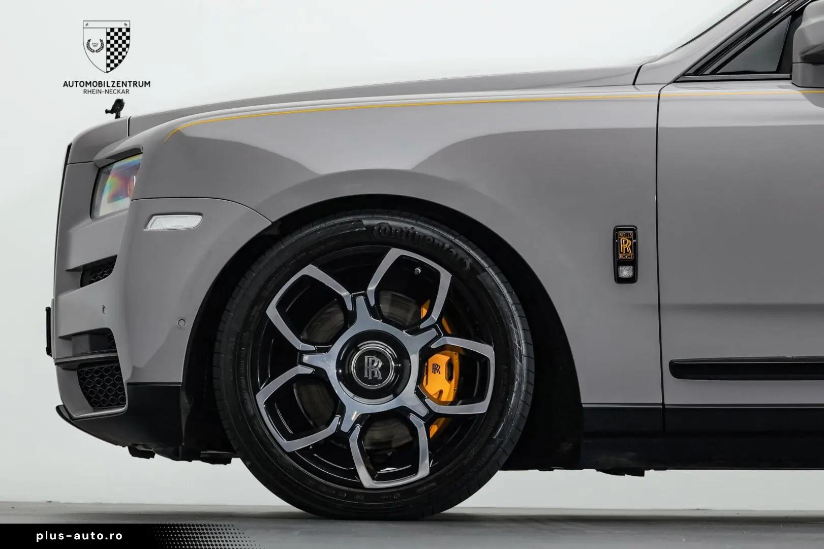 ROLLS ROYCE Cullinan Black Badge ImmersiveSeat RearTheatre