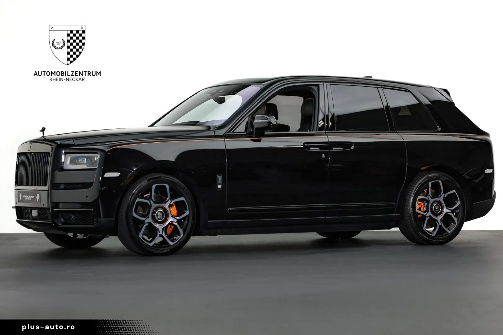 ROLLS ROYCE Cullinan Black Badge Coachline Starlight Bespoke