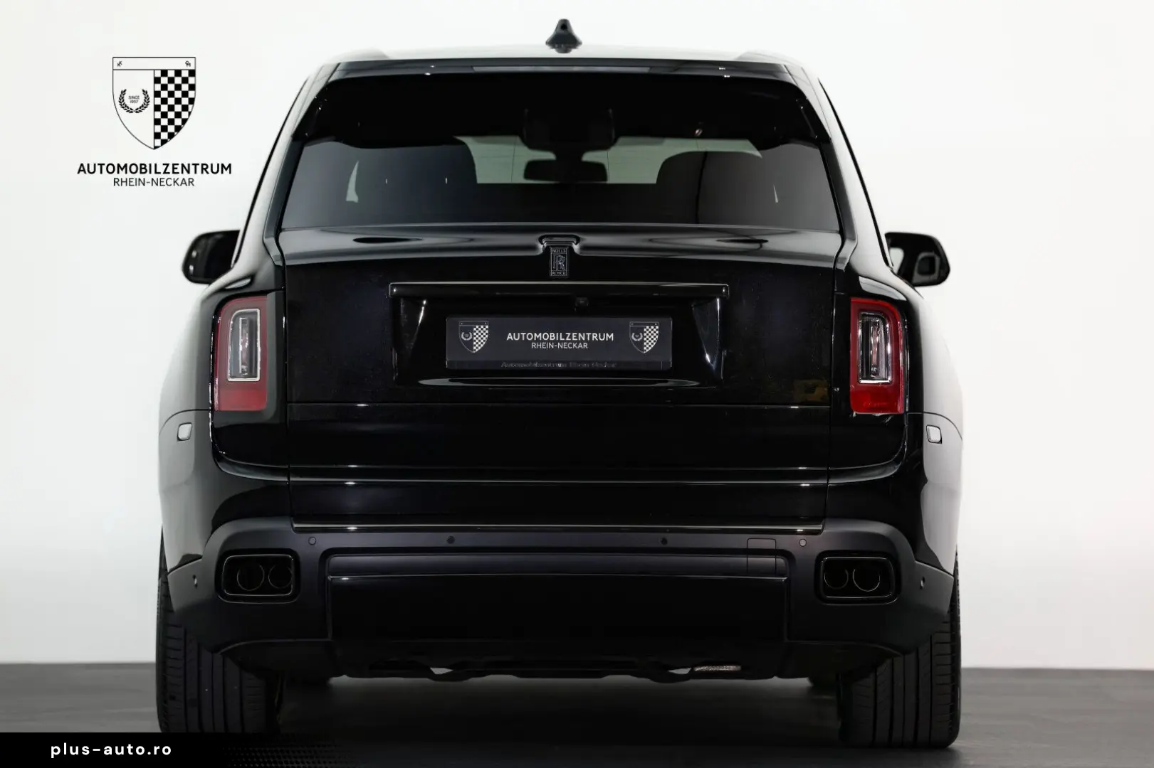 ROLLS ROYCE Cullinan Black Badge Coachline Starlight Bespoke