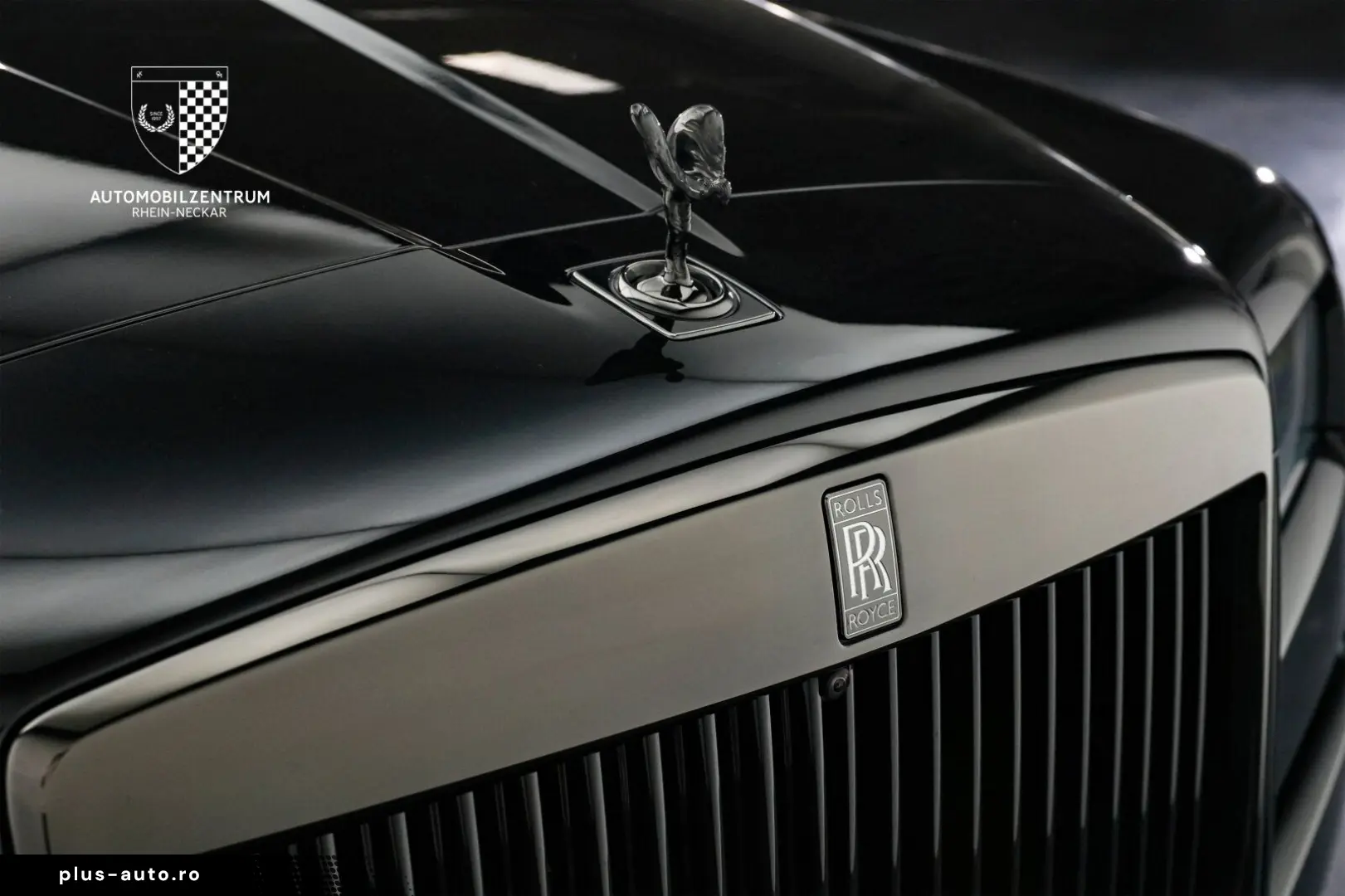 ROLLS ROYCE Cullinan Black Badge Coachline Starlight Bespoke
