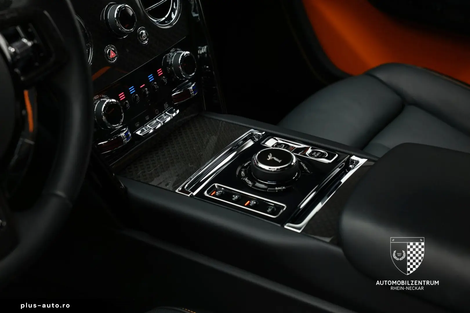 ROLLS ROYCE Cullinan Black Badge Coachline Starlight Bespoke