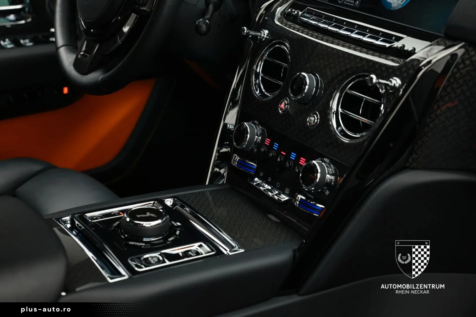 ROLLS ROYCE Cullinan Black Badge Coachline Starlight Bespoke