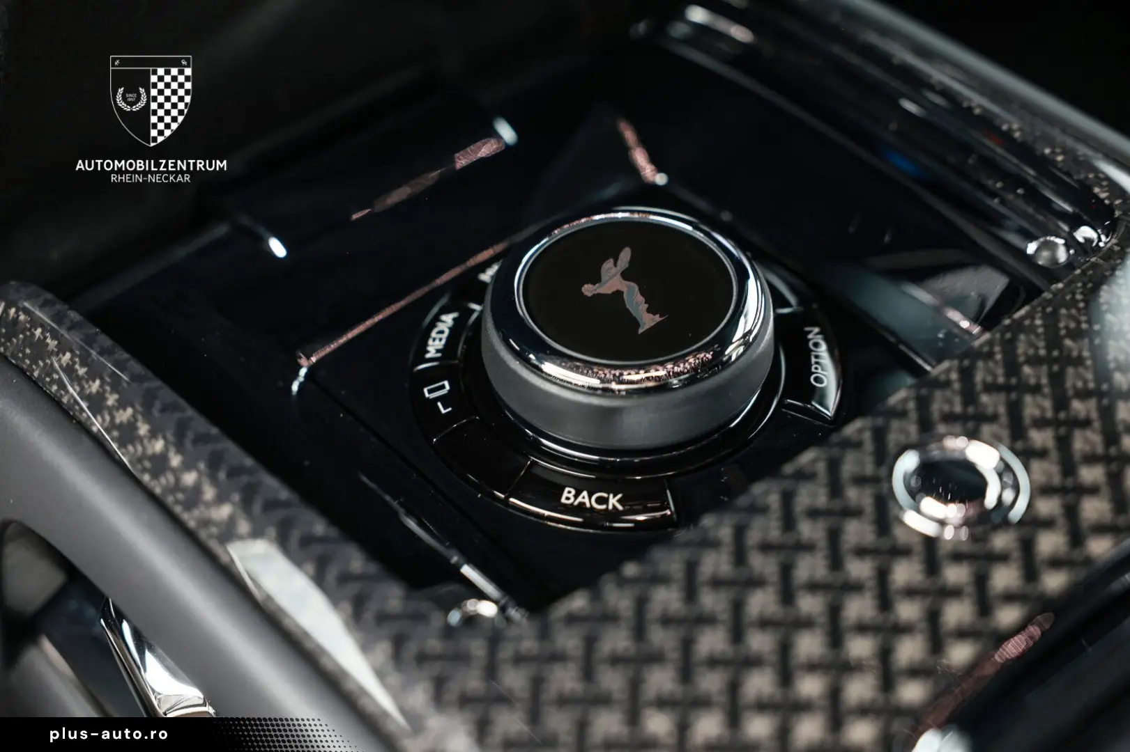 ROLLS ROYCE Cullinan Black Badge Coachline Starlight Bespoke