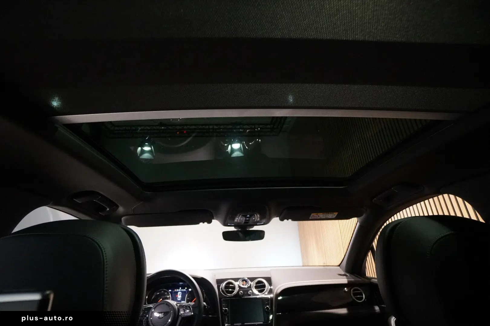 BENTLEY Bentayga W12 6.0-Rear Entertainment-Blackpack