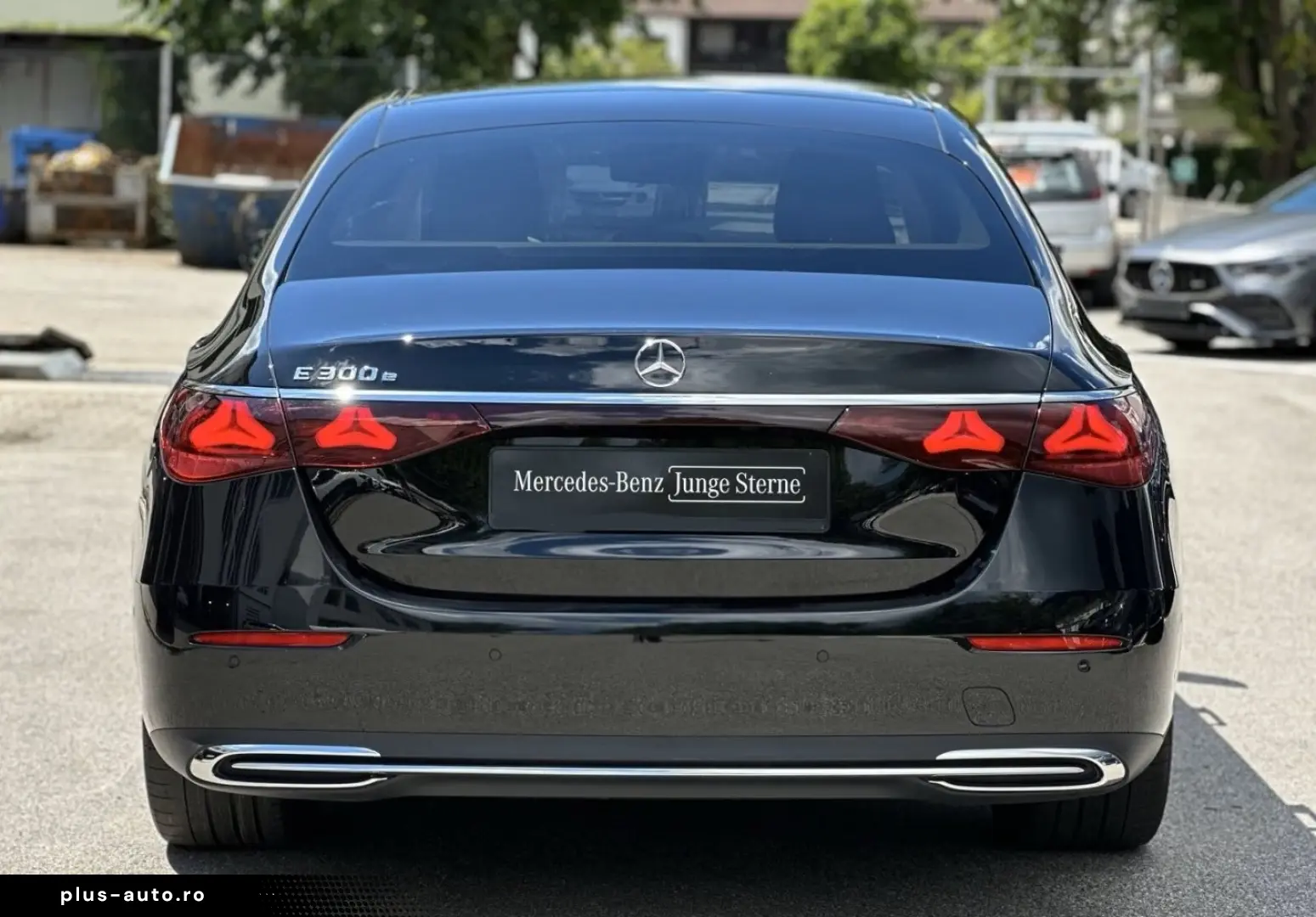 MERCEDES-BENZ E 300 e EXCLUSIVE Premium Burm4D SitzKlima 19