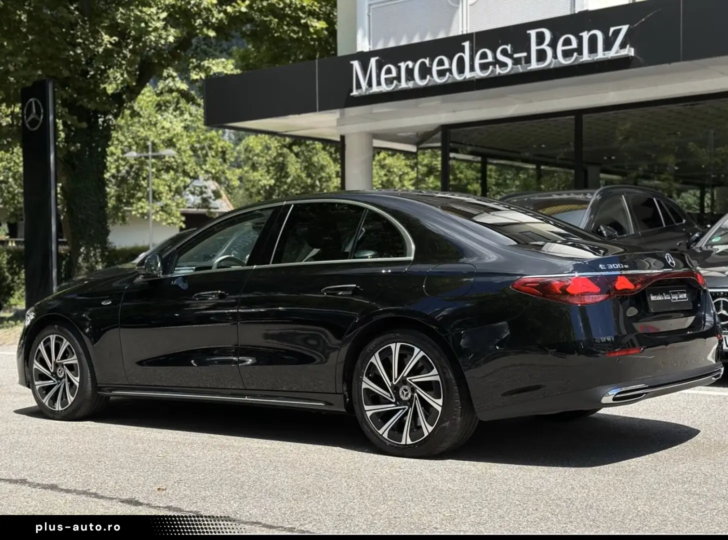 MERCEDES-BENZ E 300 e EXCLUSIVE Premium Burm4D SitzKlima 19