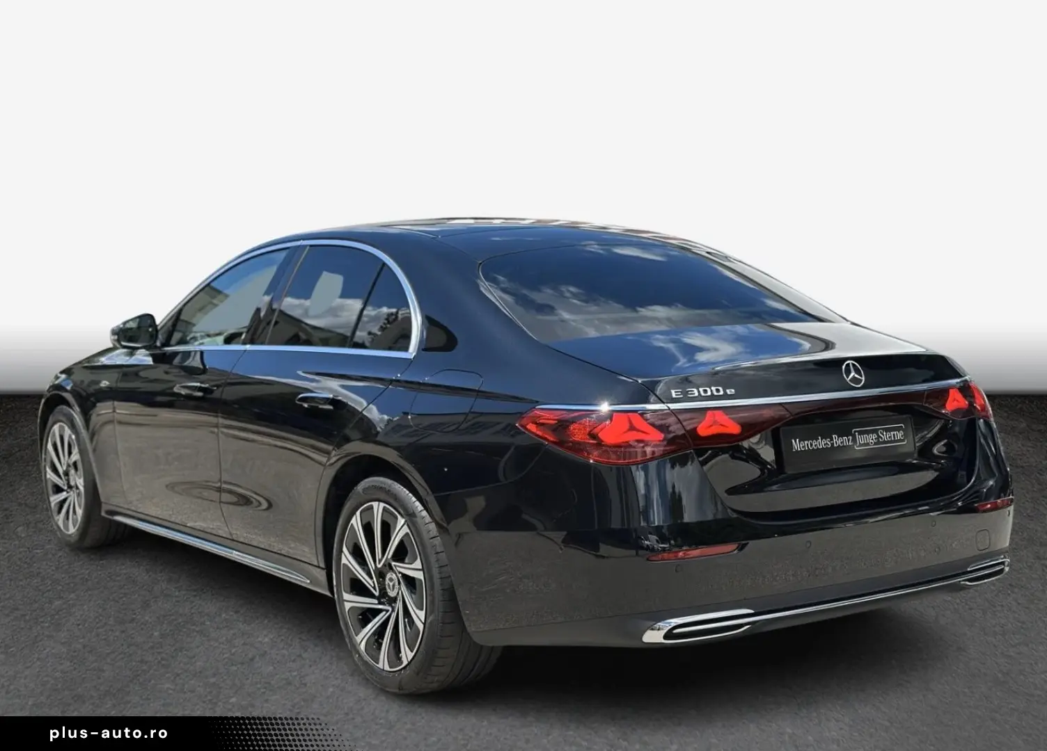 MERCEDES-BENZ E 300 e EXCLUSIVE Premium Burm4D SitzKlima 19