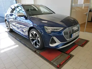 AUDI E-tron S Quattro D-MATRIX HuD PANO