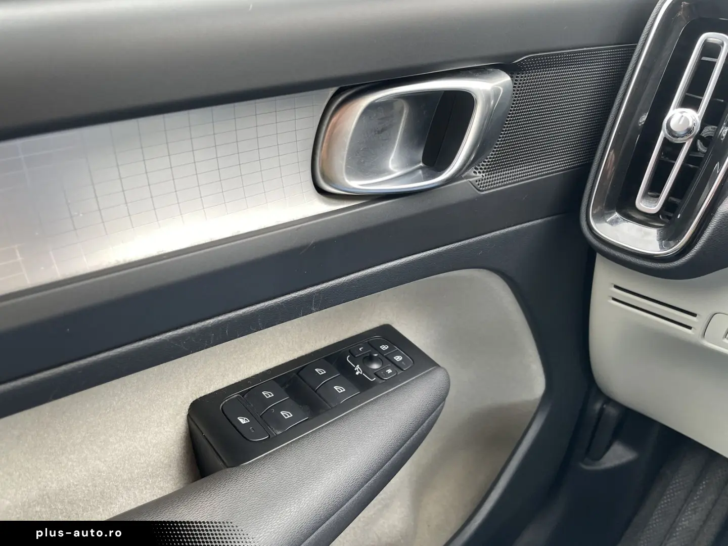 VOLVO XC40 T4 Inscr. Expr. PHEV LEATHER CC 19