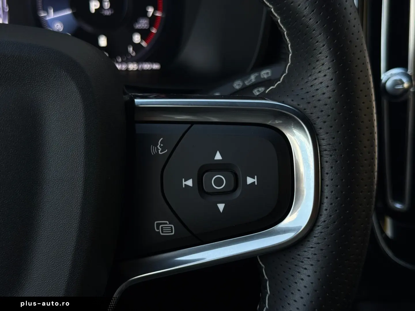 VOLVO XC40 R-Design 2.0 B4 Aut ACC Harman-Kardon 360 K