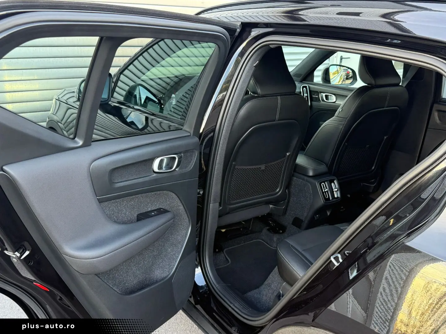 VOLVO XC40 R-Design 2.0 B4 Aut ACC Harman-Kardon 360 K