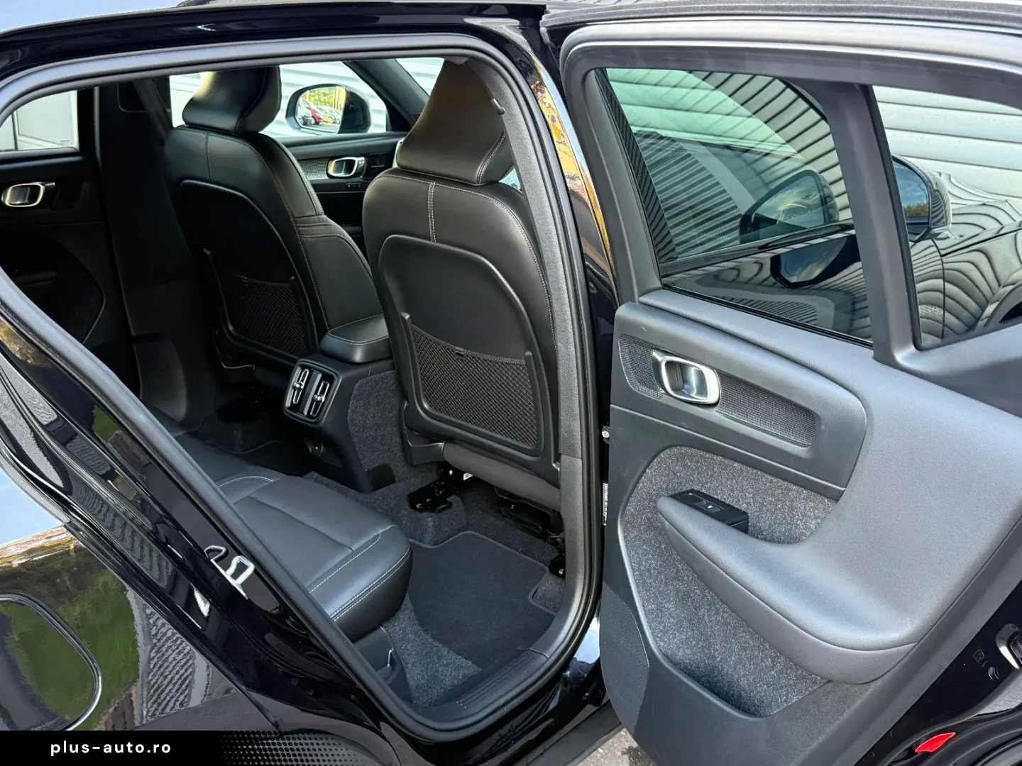 VOLVO XC40 R-Design 2.0 B4 Aut ACC Harman-Kardon 360 K