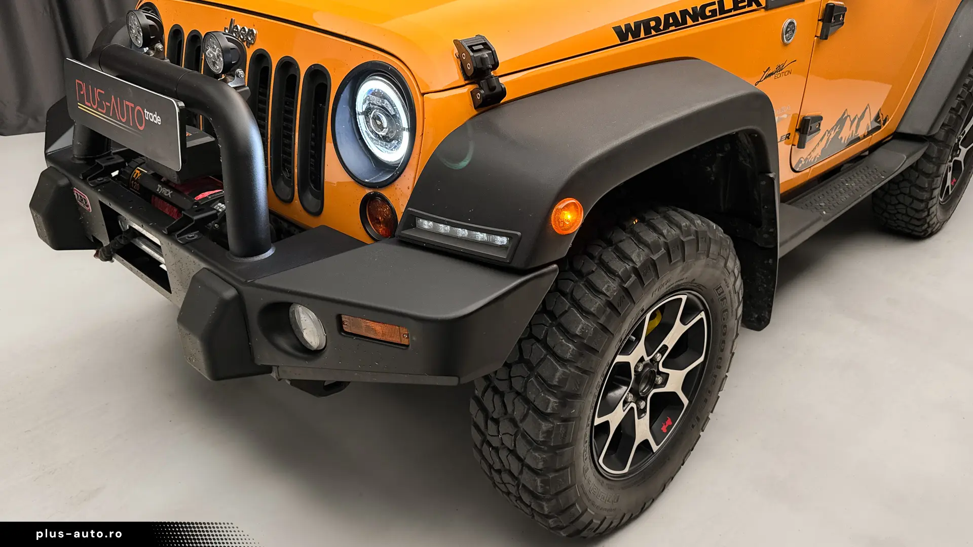Jeep Wrangler Sahara 2 4x4