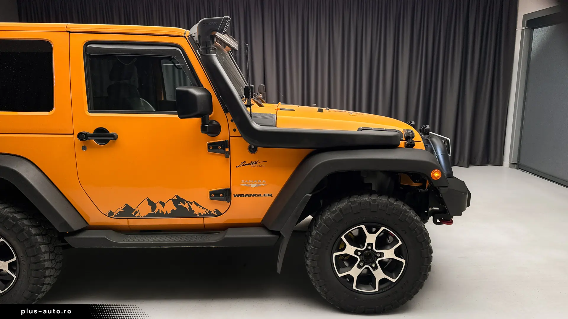 Jeep Wrangler Sahara 2 4x4