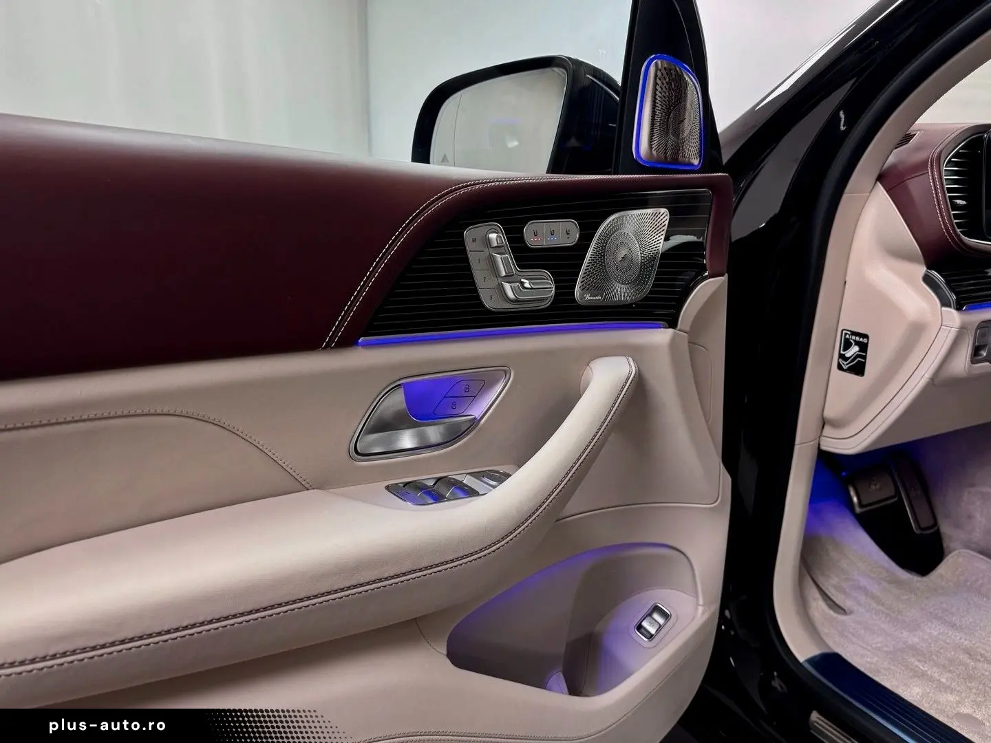 MERCEDES-BENZ GLS 600 Maybach Active Body Brown Interior
