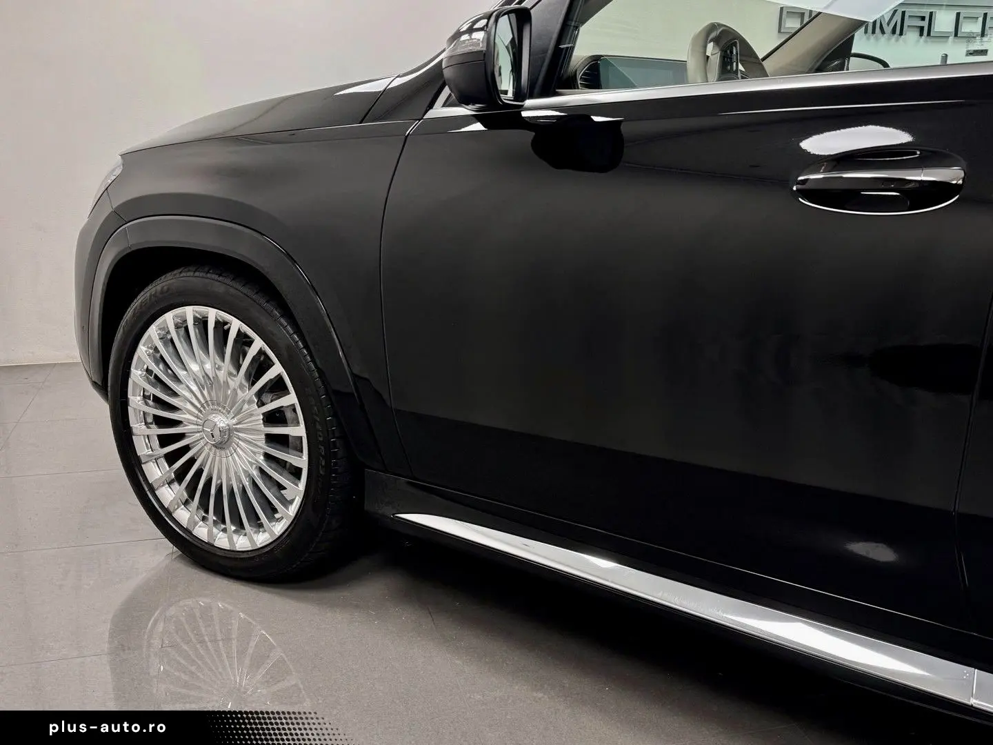 MERCEDES-BENZ GLS 600 Maybach Active Body Brown Interior