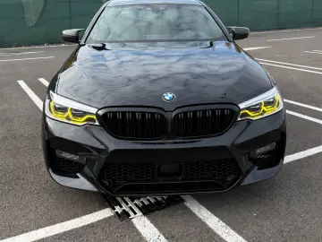 BMW G30 540i
