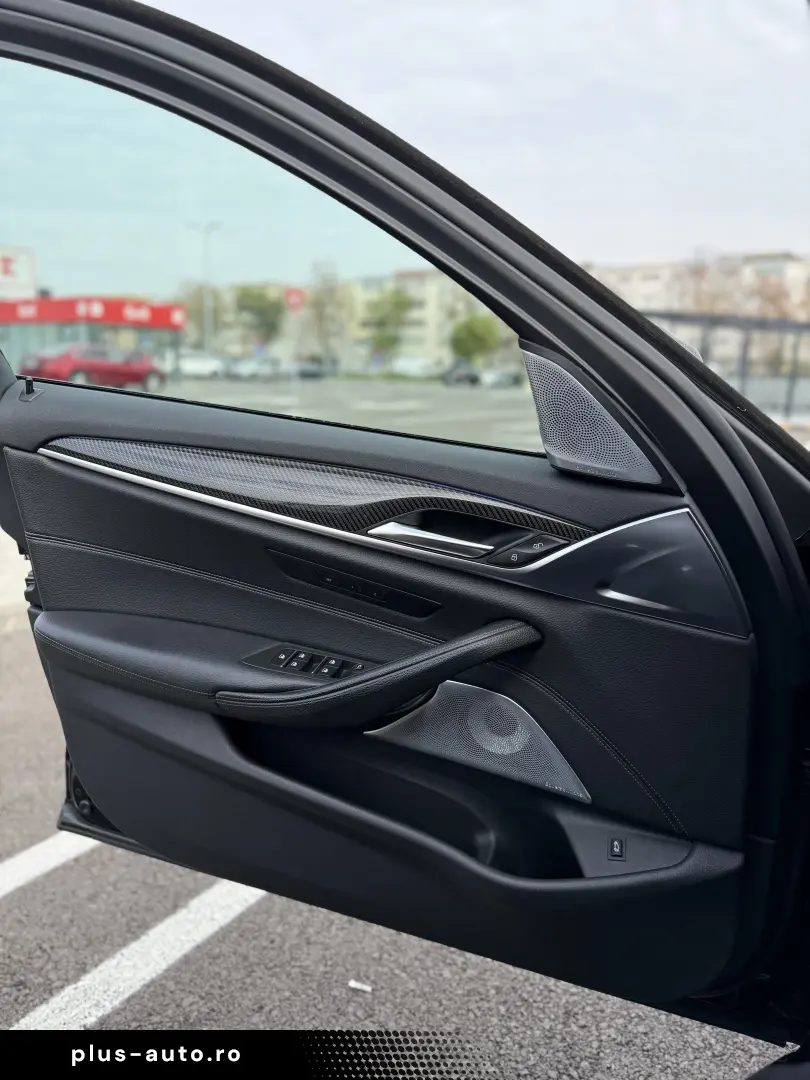 BMW G30 540i