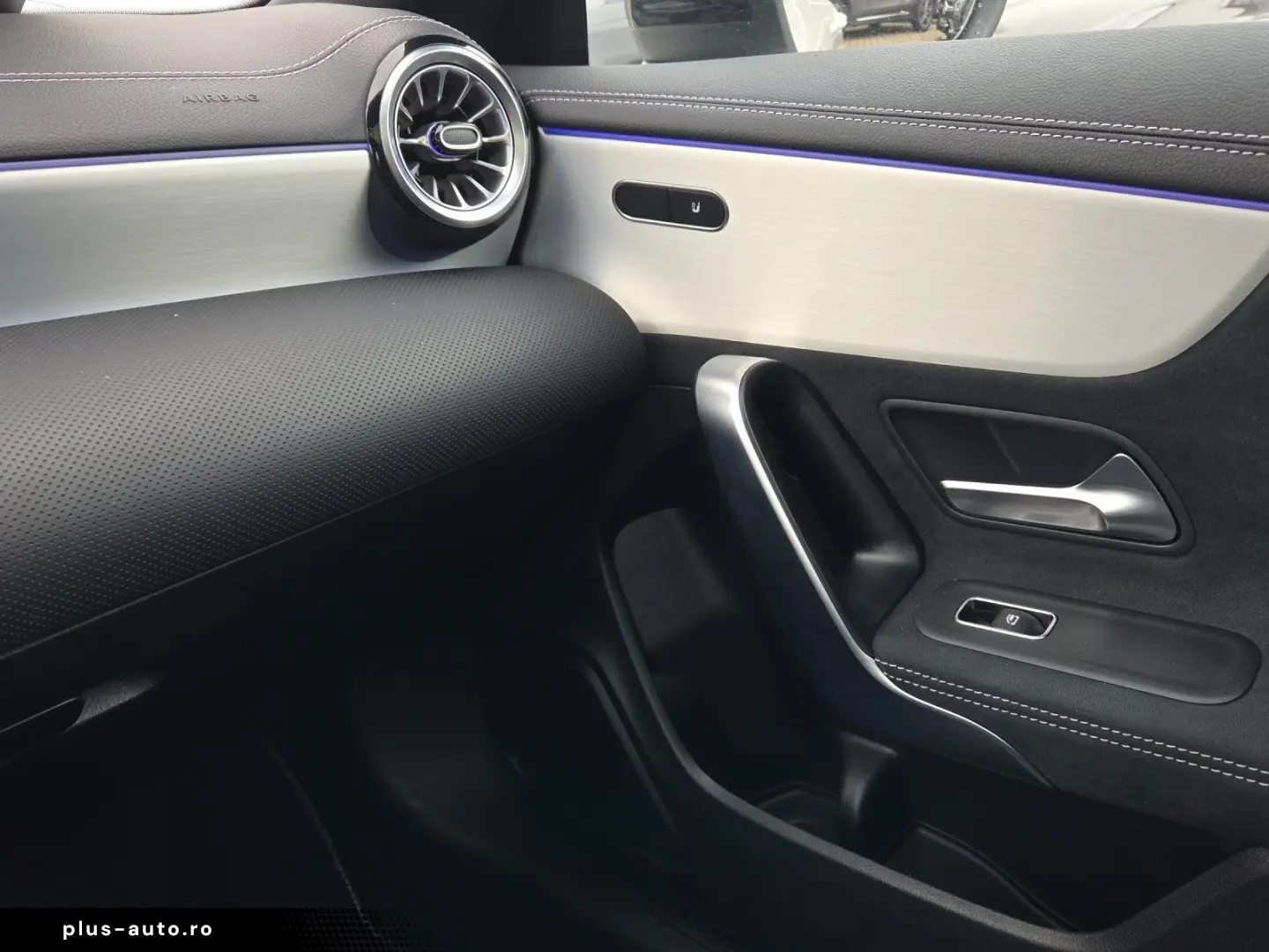 MERCEDES-BENZ CLA 200 AMG Night GARANTIE Pano Ambient Distr
