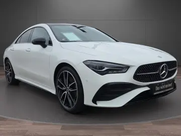 MERCEDES-BENZ CLA 200 AMG Night GARANTIE Pano Ambient Distr