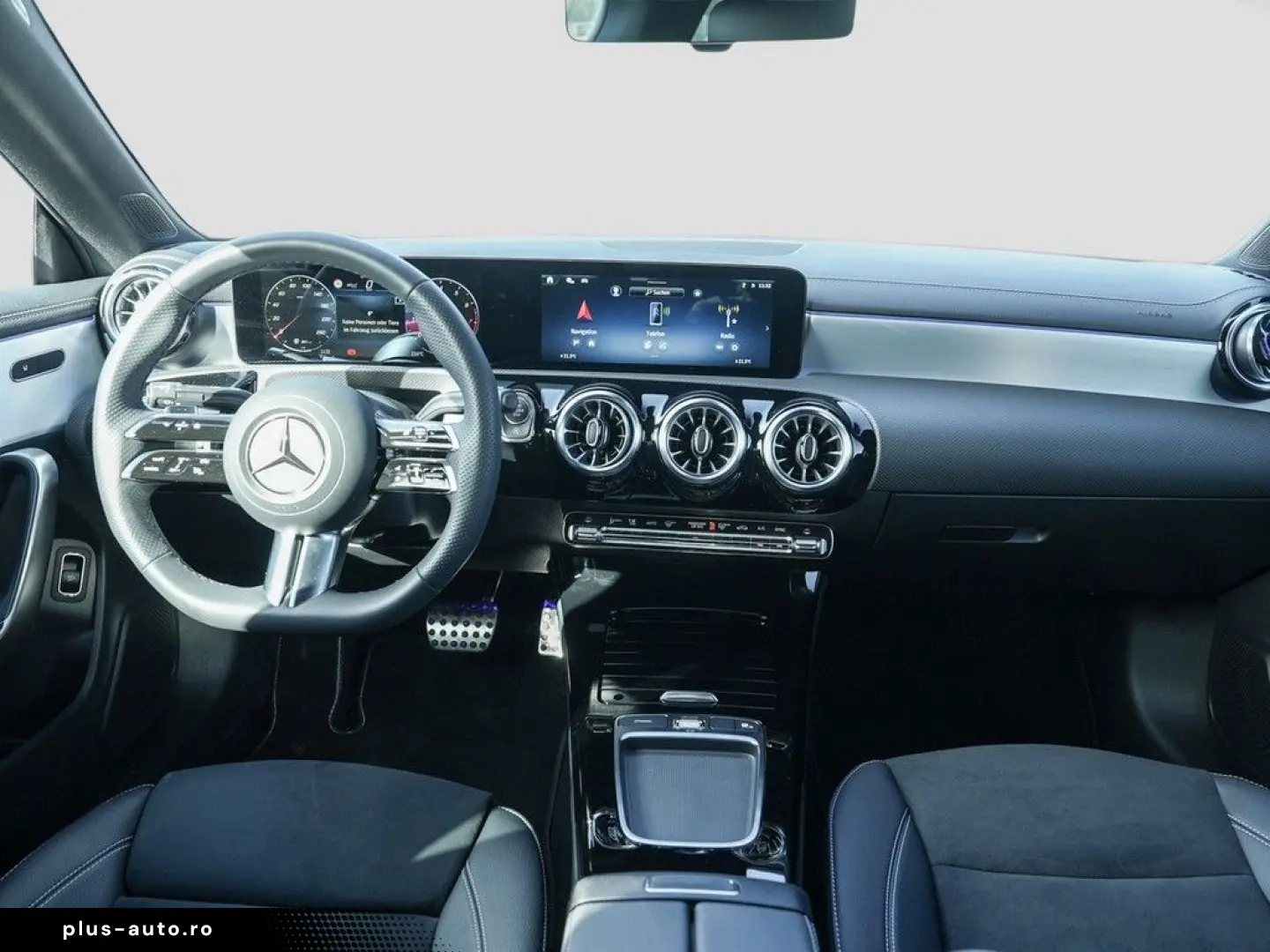 MERCEDES-BENZ CLA 200 AMG Night LED Camera