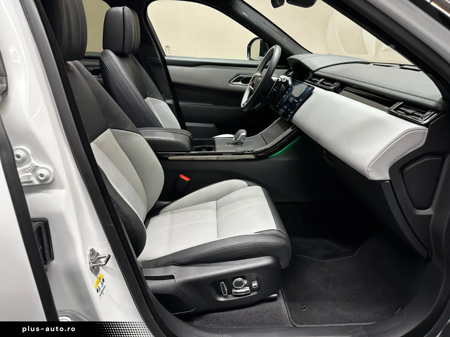 LAND ROVER Range Rover Velar Autobiography_Meridian