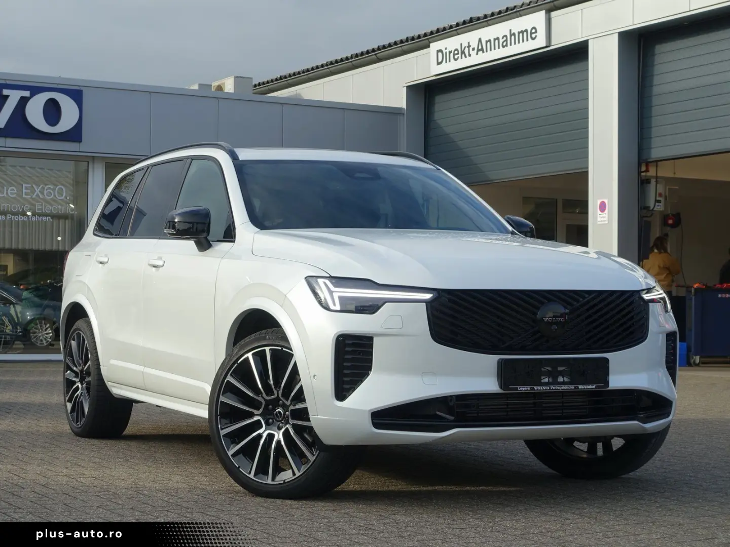 VOLVO XC90 Black Edition Ultra T8 AWD Plug-in FourC