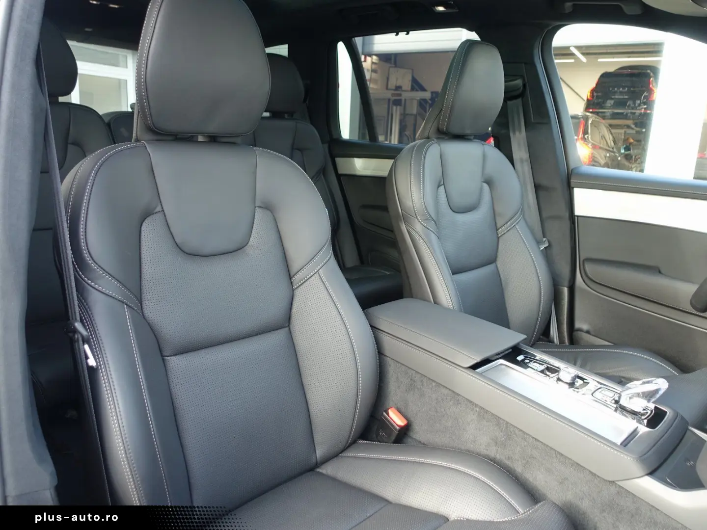 VOLVO XC90 Black Edition Ultra T8 AWD Plug-in FourC