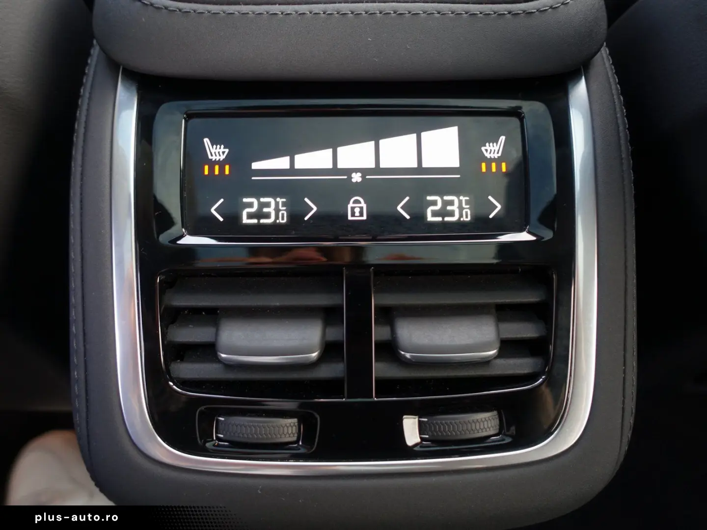 VOLVO XC90 Black Edition Ultra T8 AWD Plug-in FourC