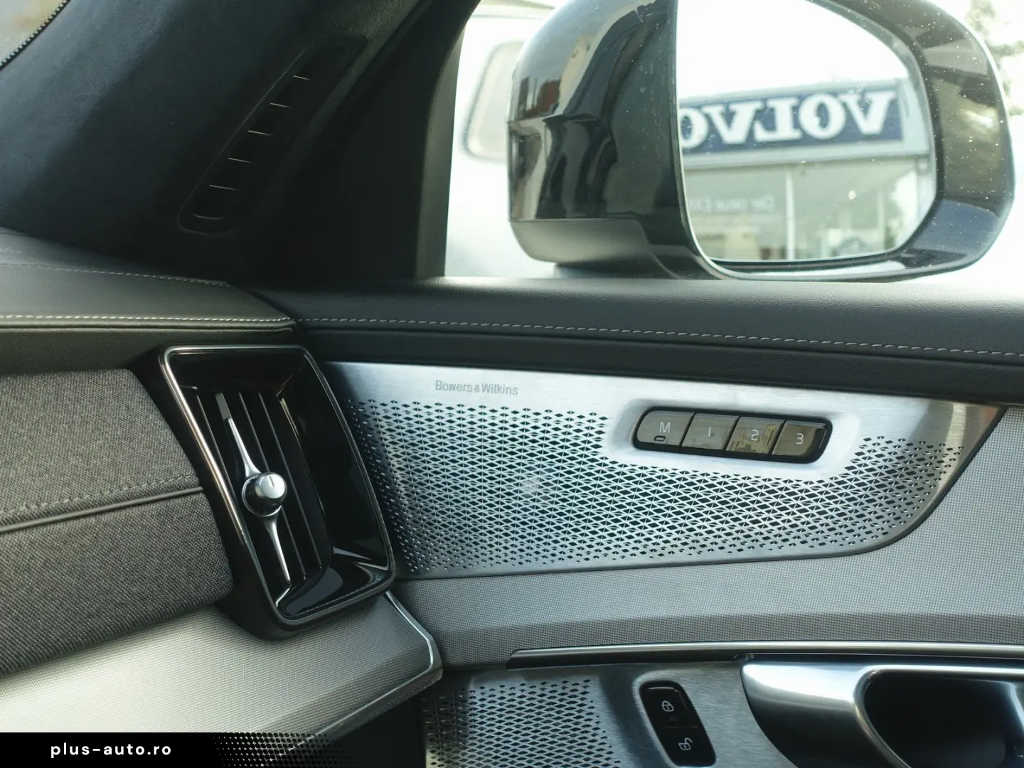 VOLVO XC90 Black Edition Ultra T8 AWD Plug-in FourC