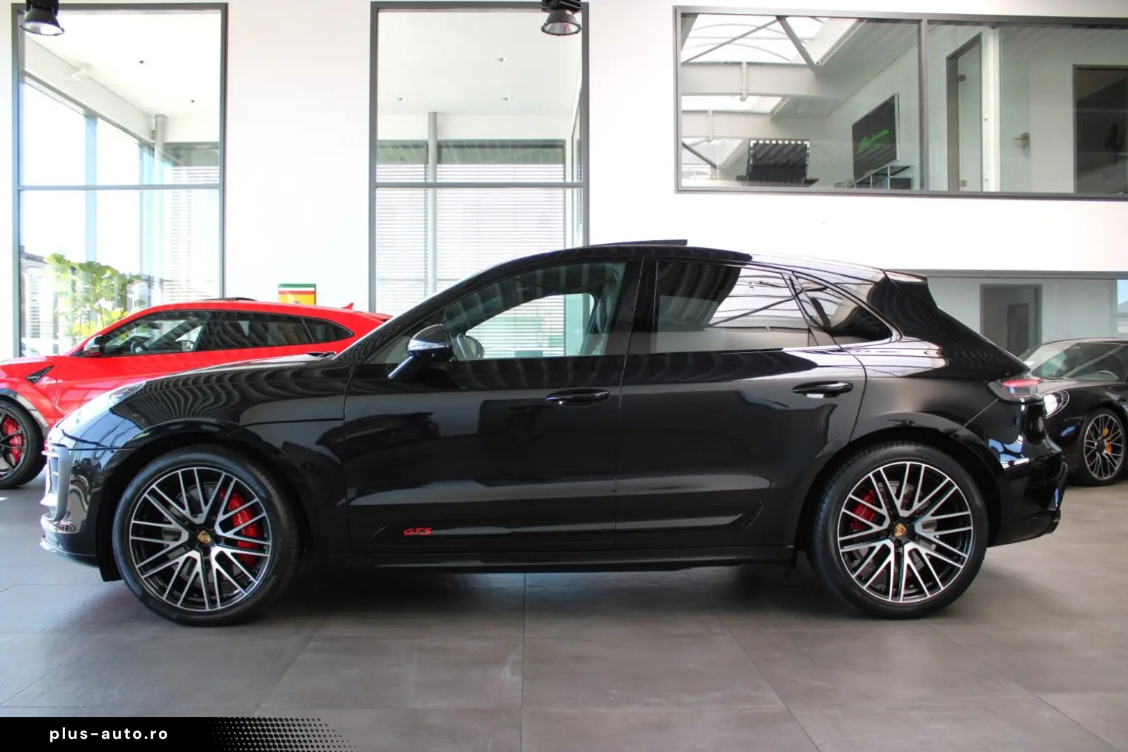 PORSCHE MACAN GTS SPORT-DESIGN