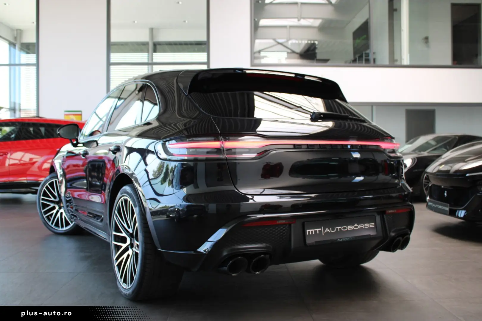 PORSCHE MACAN GTS SPORT-DESIGN