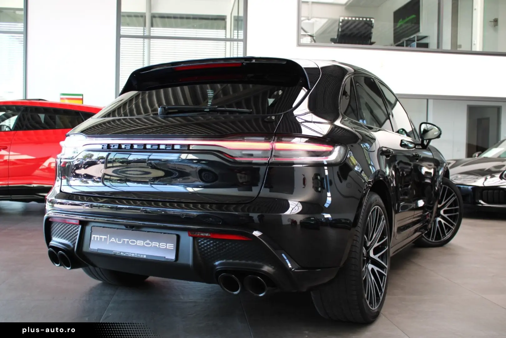 PORSCHE MACAN GTS SPORT-DESIGN