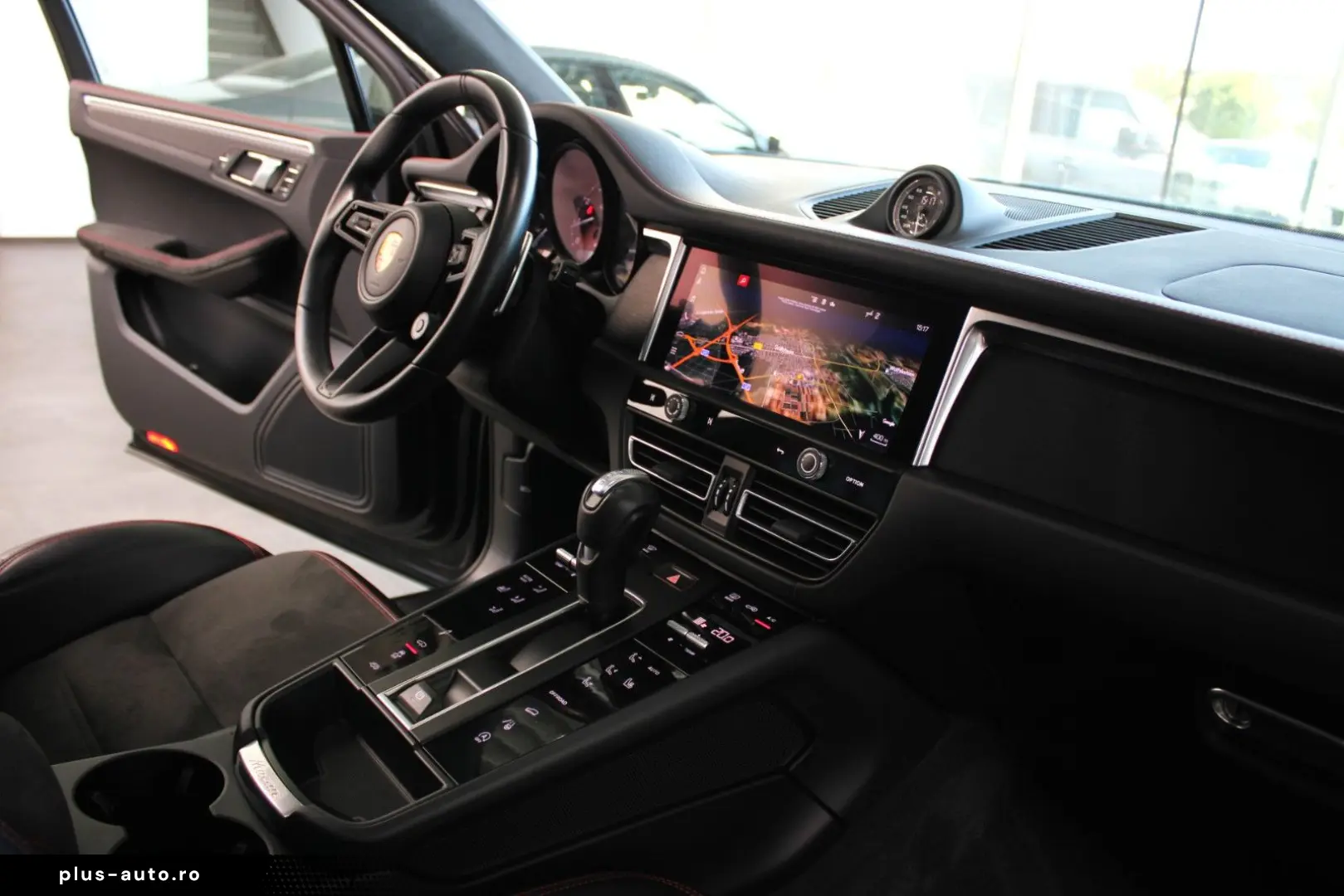 PORSCHE MACAN GTS SPORT-DESIGN