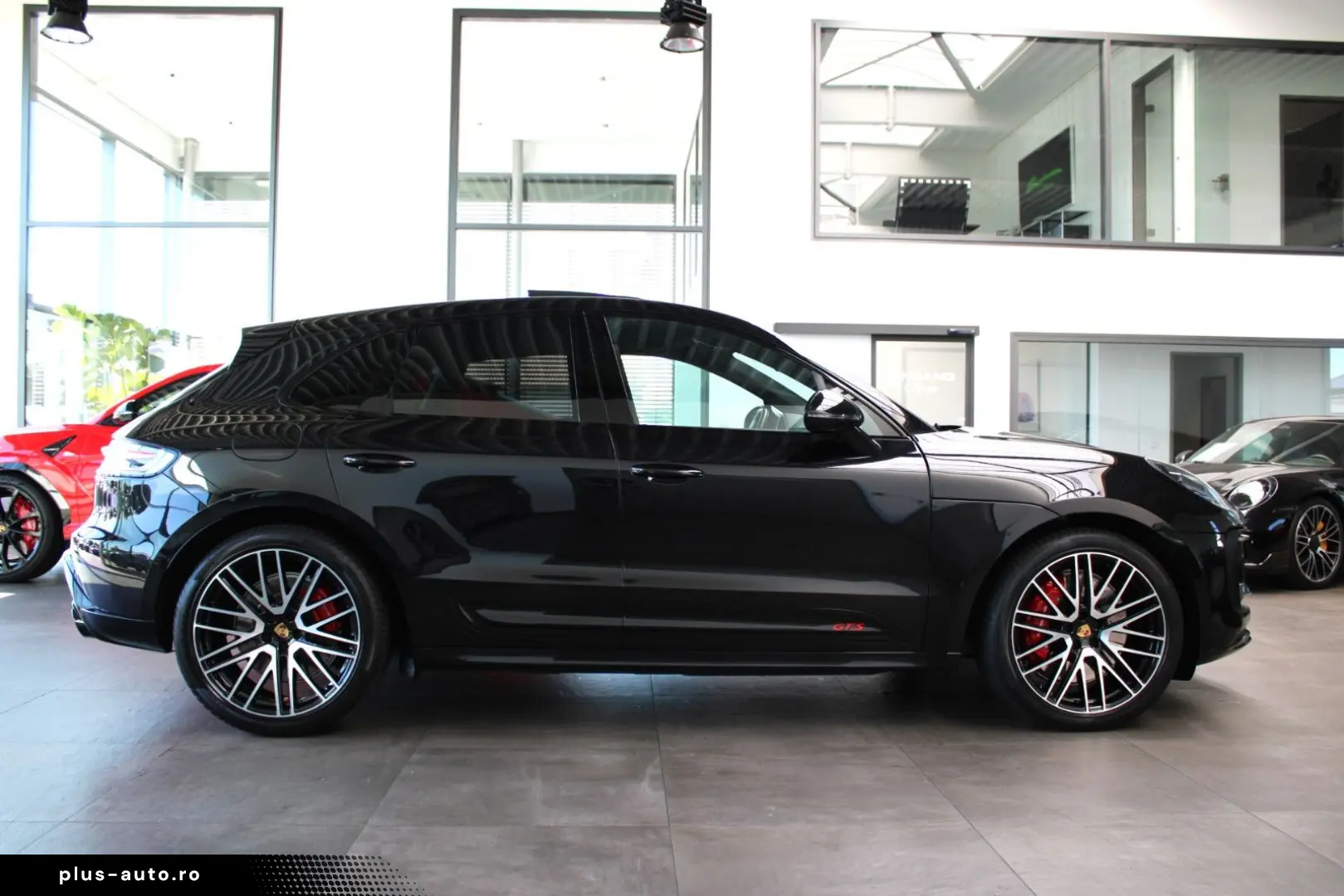 PORSCHE MACAN GTS SPORT-DESIGN