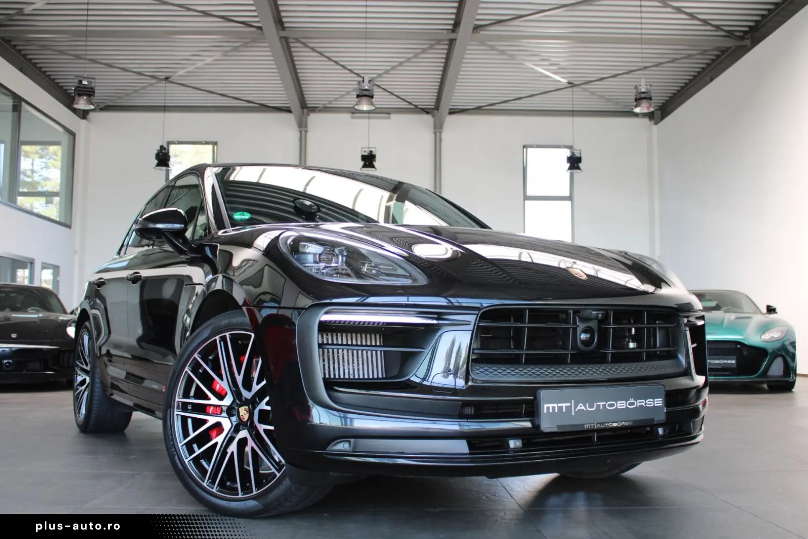 PORSCHE MACAN GTS SPORT-DESIGN
