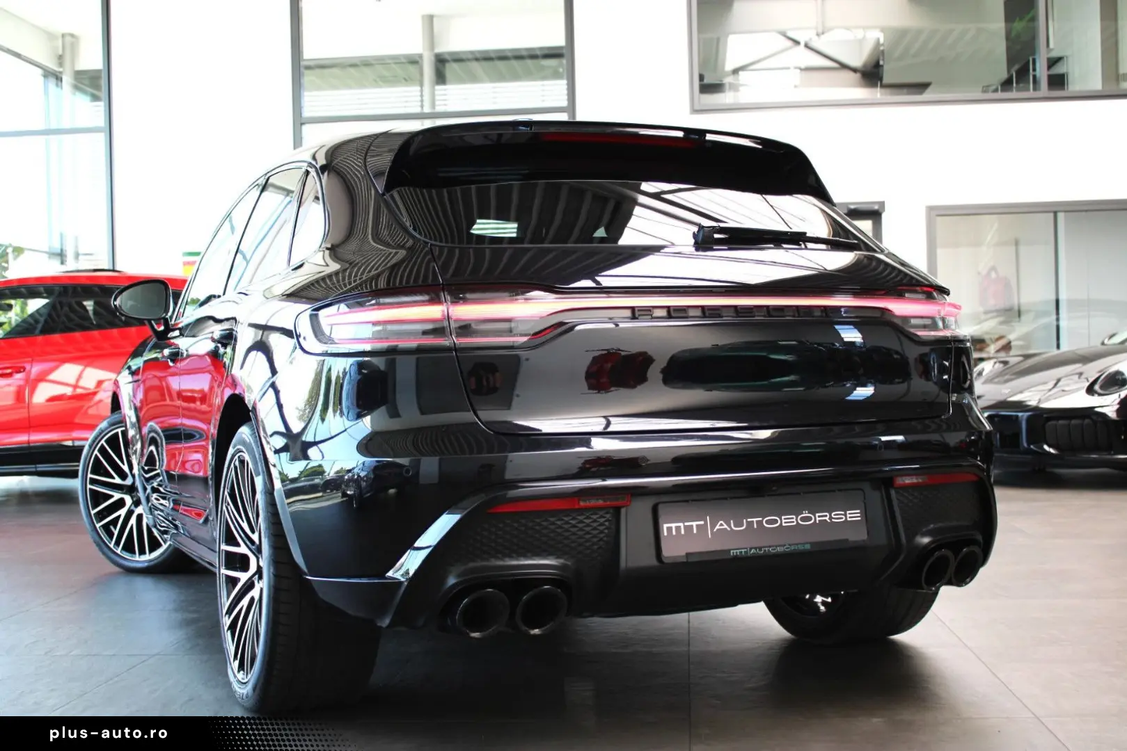 PORSCHE MACAN GTS SPORT-DESIGN