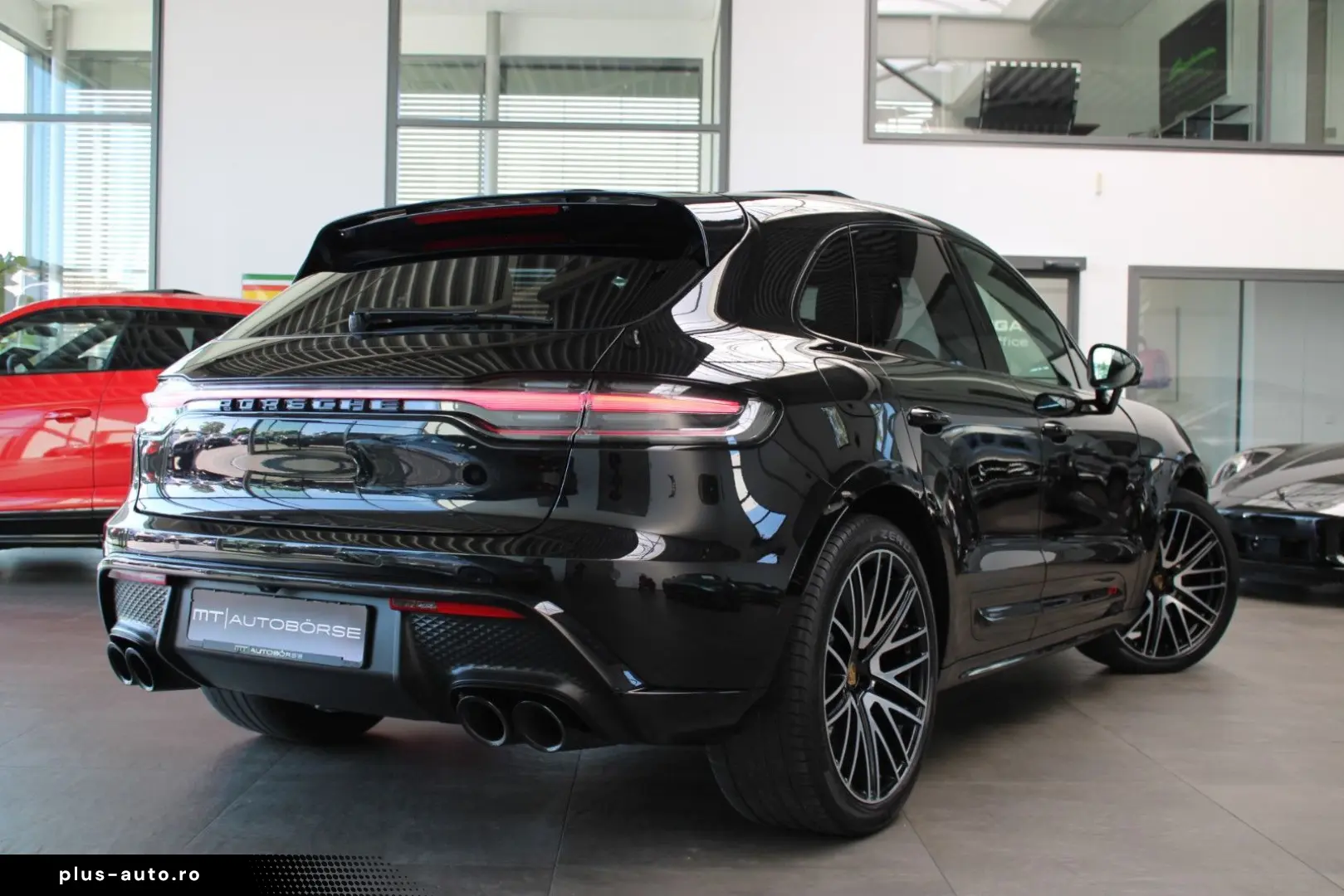 PORSCHE MACAN GTS SPORT-DESIGN