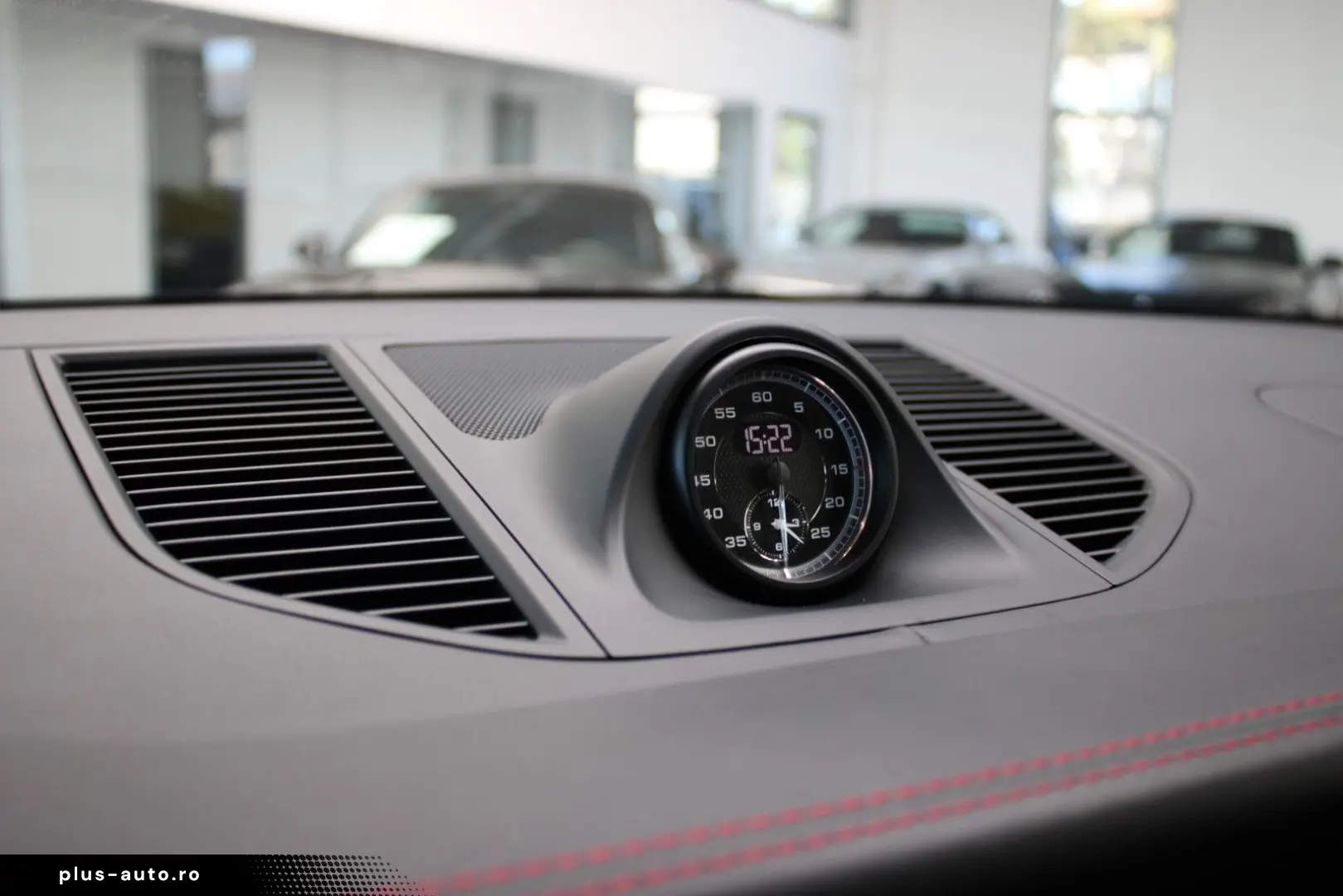 PORSCHE MACAN GTS SPORT-DESIGN