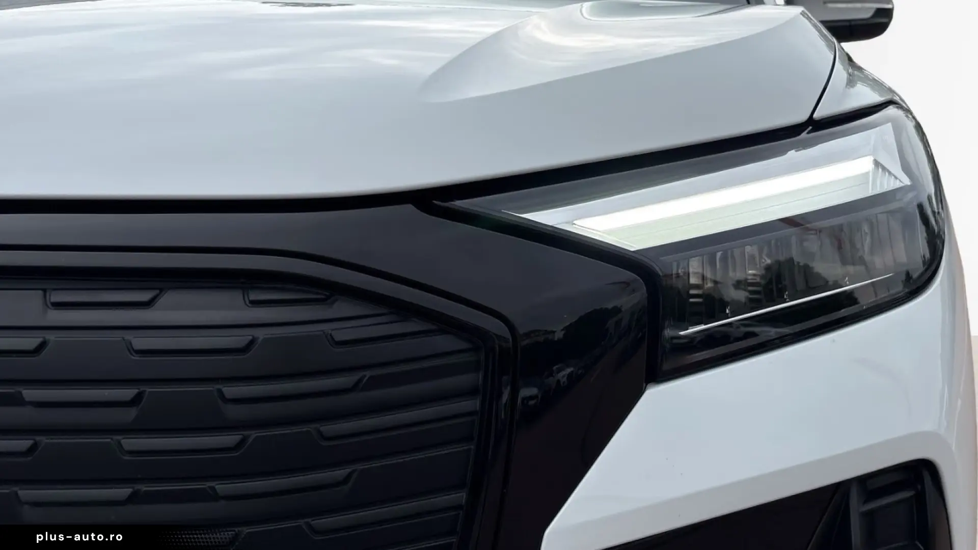 Audi Q4 40 e-tron   ADVANCED • NAVI PLUS