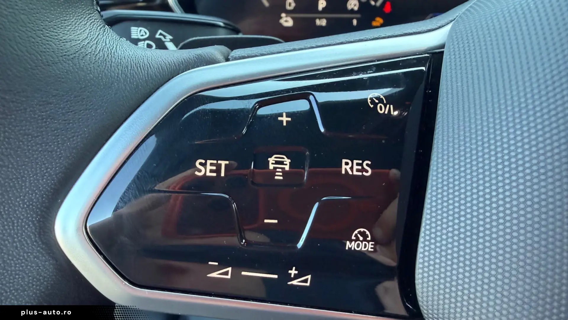 VW Touareg 3.0 V6 eHybrid 4MOTION   ELEGANCE