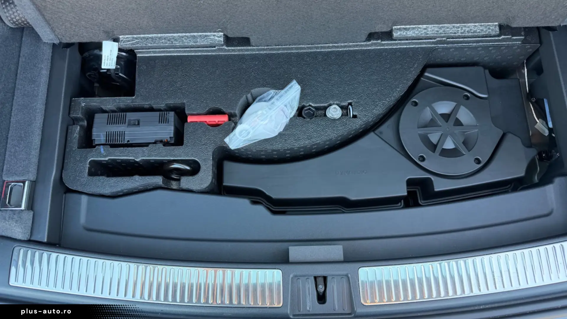 VW Touareg 3.0 V6 eHybrid 4MOTION   ELEGANCE
