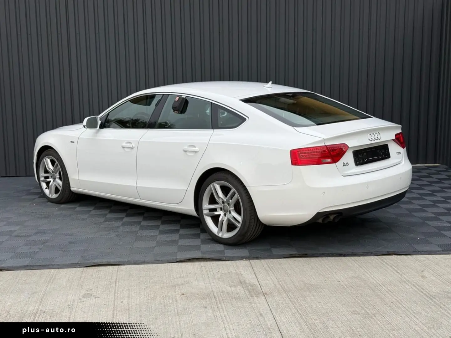 AUDI A5 2.0 TDI 143 CAI S-LINE    VINDEM IN RATE AVANS 0