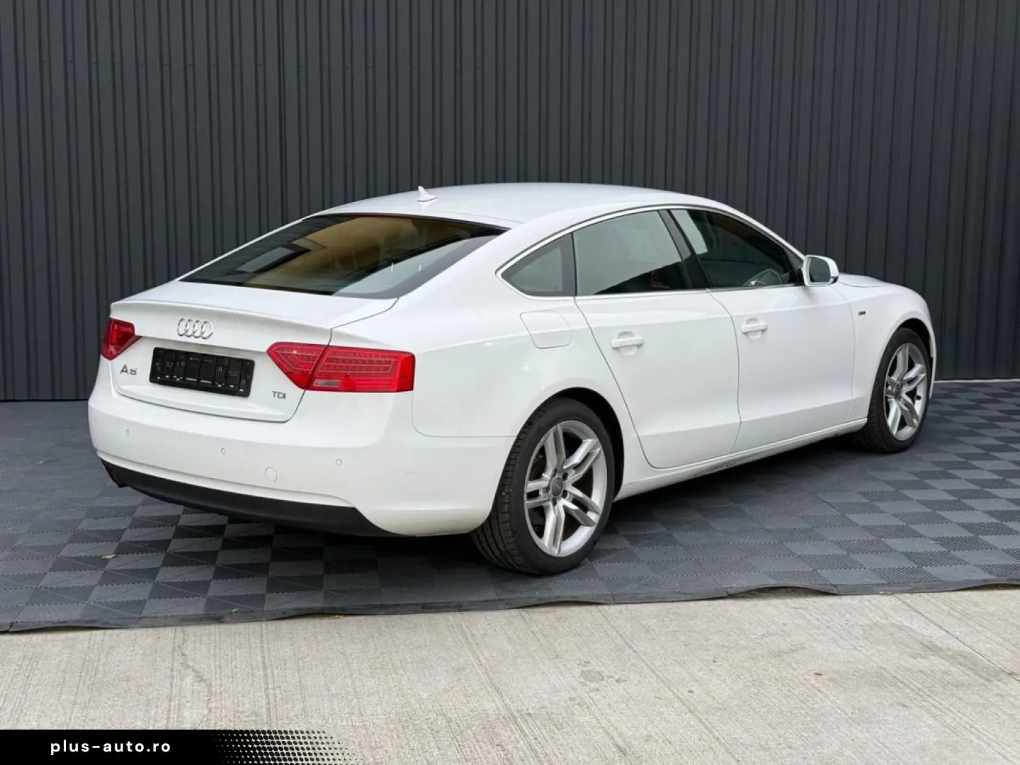 AUDI A5 2.0 TDI 143 CAI S-LINE    VINDEM IN RATE AVANS 0