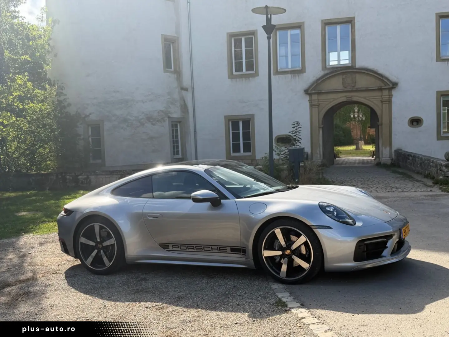 PORSCHE 992