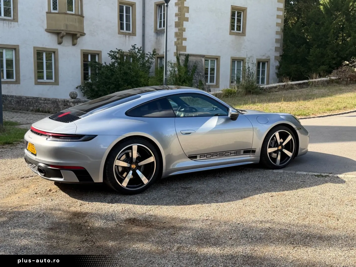 PORSCHE 992