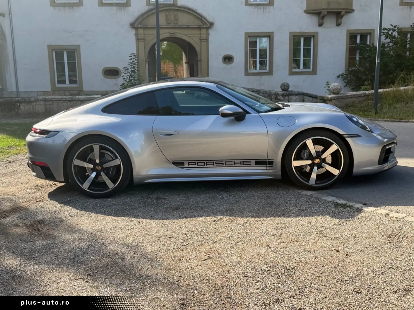 PORSCHE 992