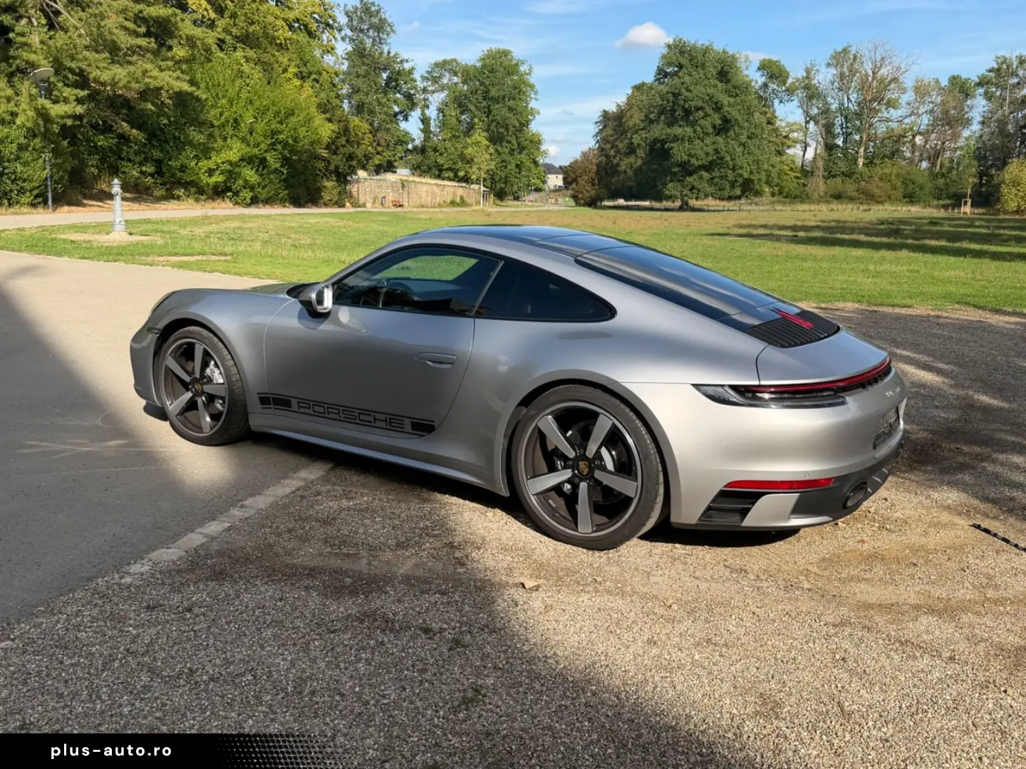 PORSCHE 992