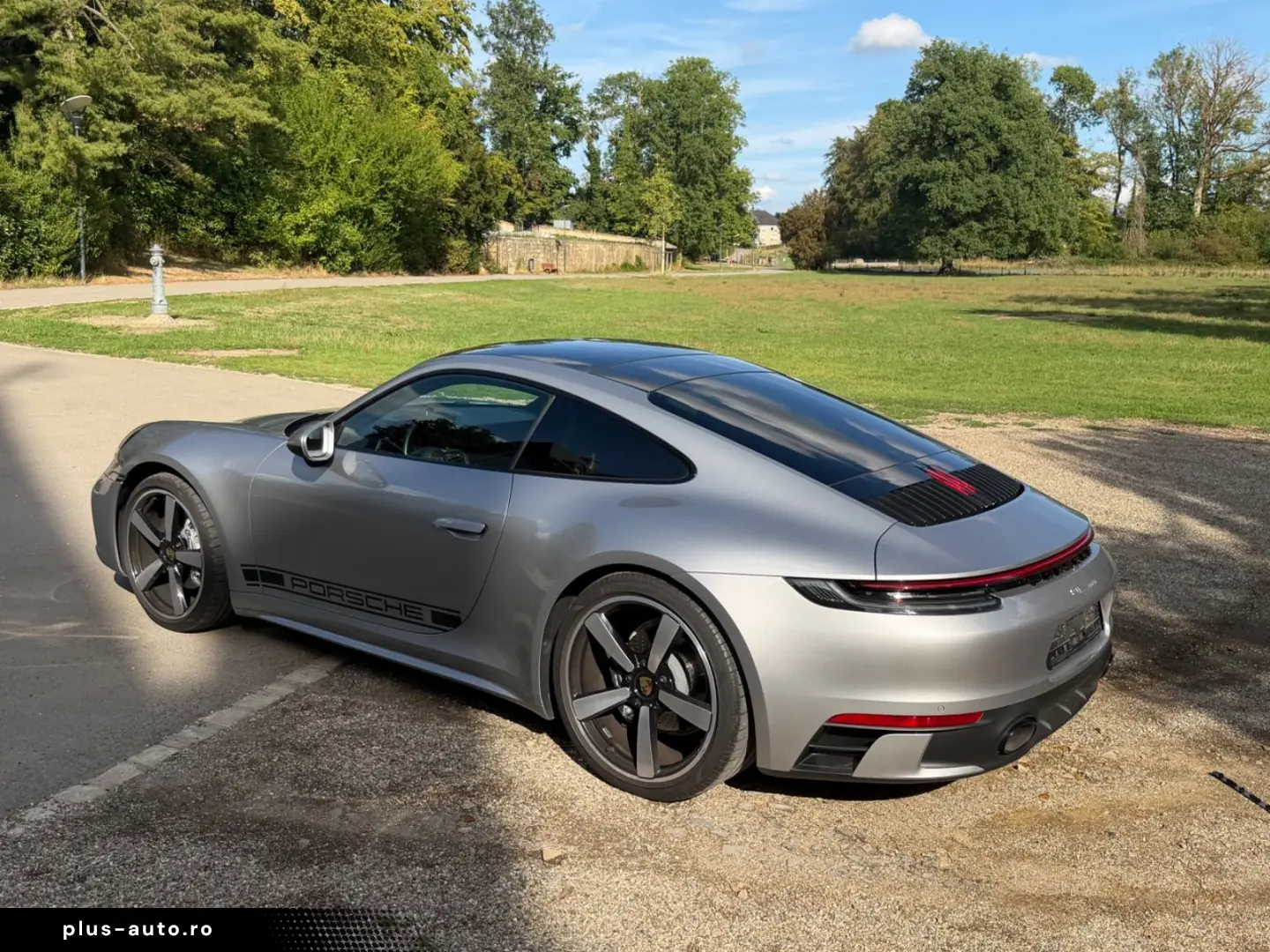 PORSCHE 992